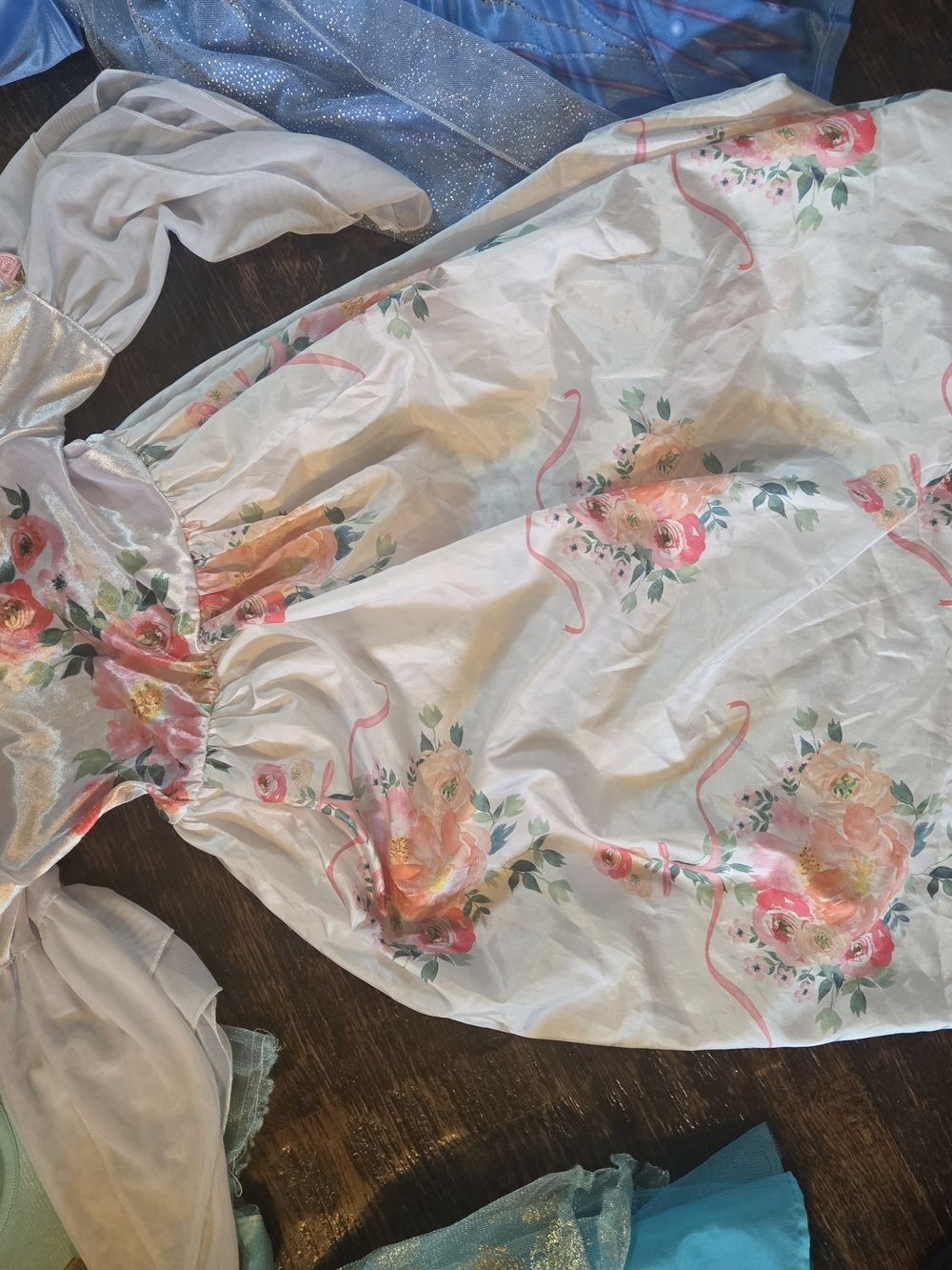 8pieces Princess Dressss Size 6-10 - Picture 7 of 14